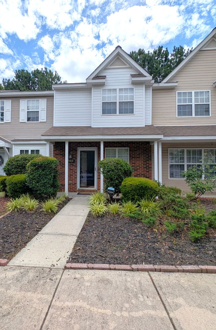 Charlotte Townhome: 13612 Meade Glen Ct