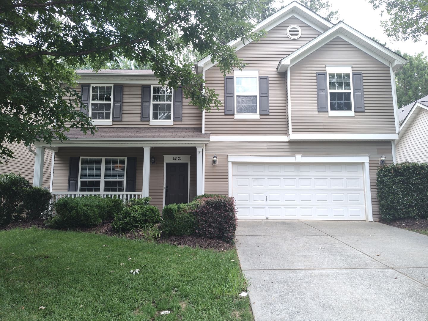 Charlotte House: 16121 Long Talon Way