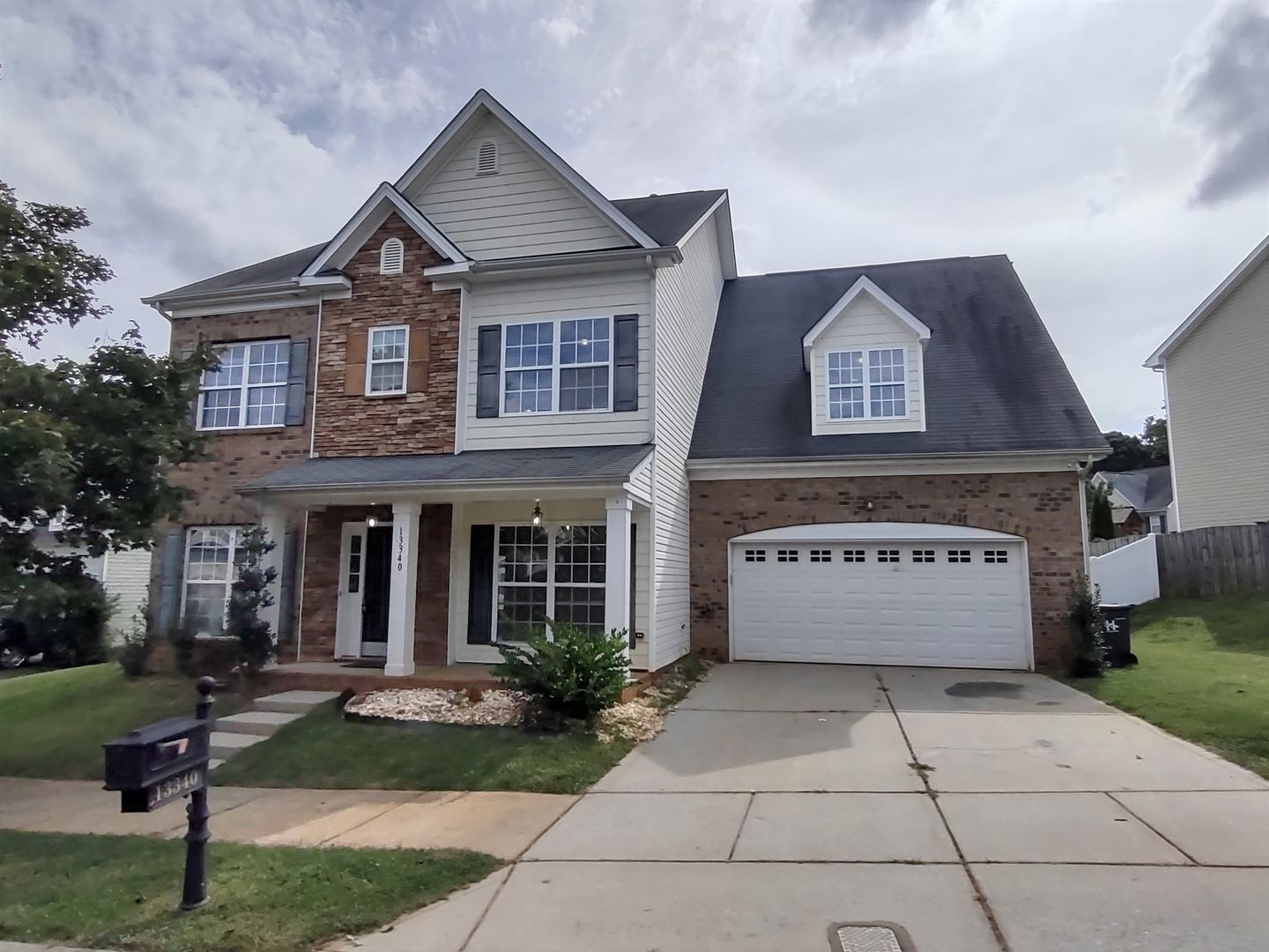Huntersville House: 13340 Meadowmere Rd