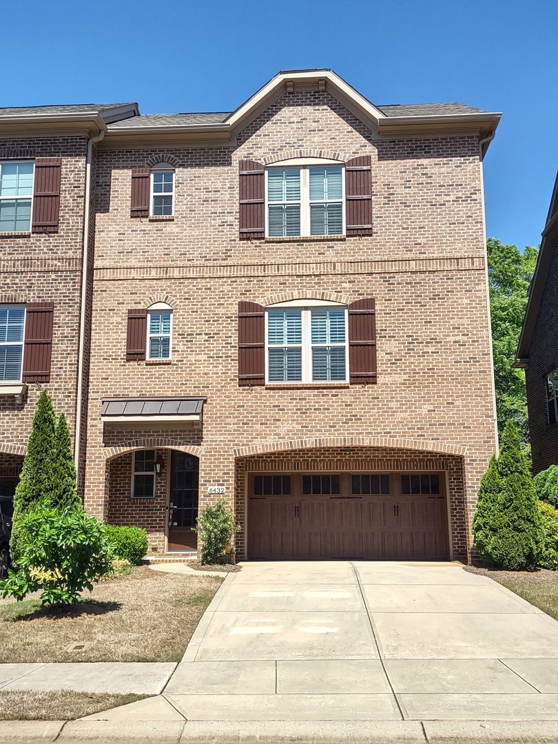 Charlotte Townhome: 6432 Fairway Row Ln