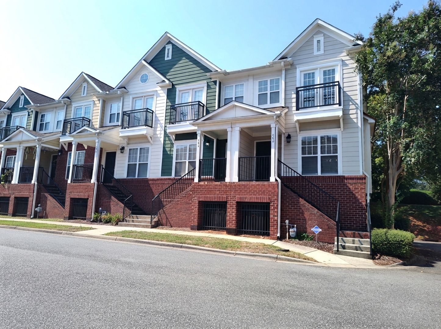 Belmont Townhome: 500 Village Park Drive