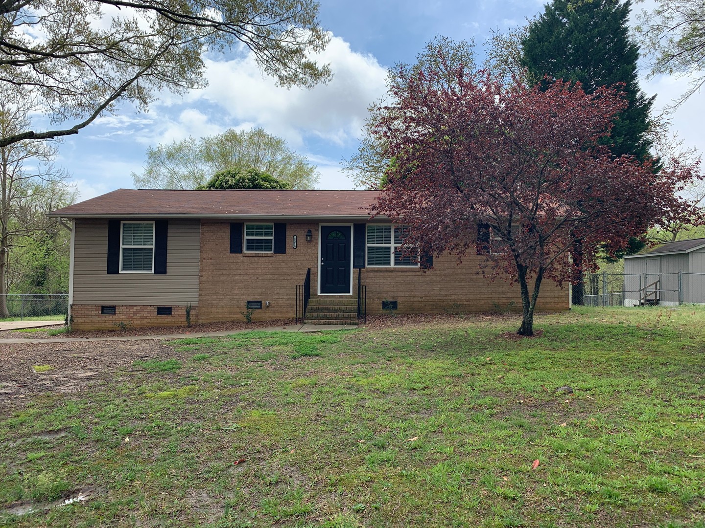 Huntersville House: 15210 Hus McGinnis Rd