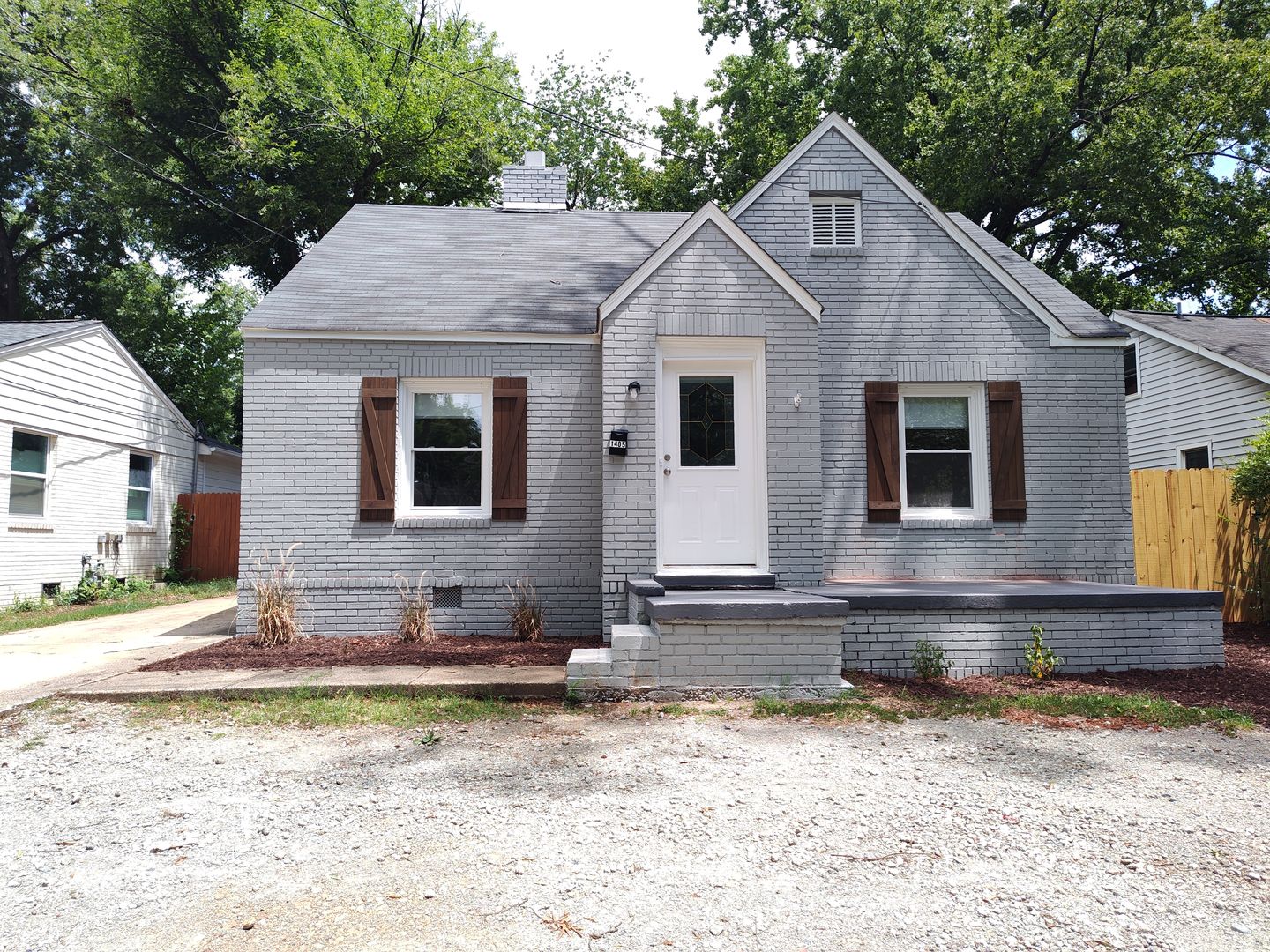 Charlotte House: 1405 Shamrock Dr
