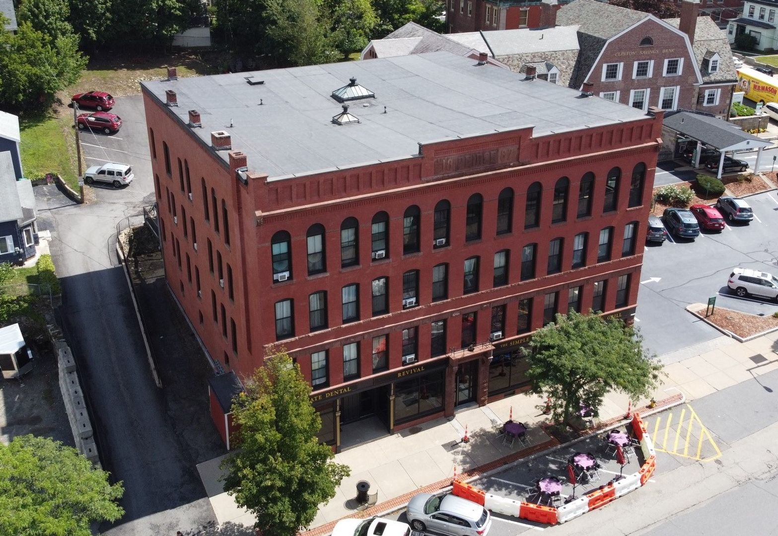 Clinton Apartment: 123 High St.