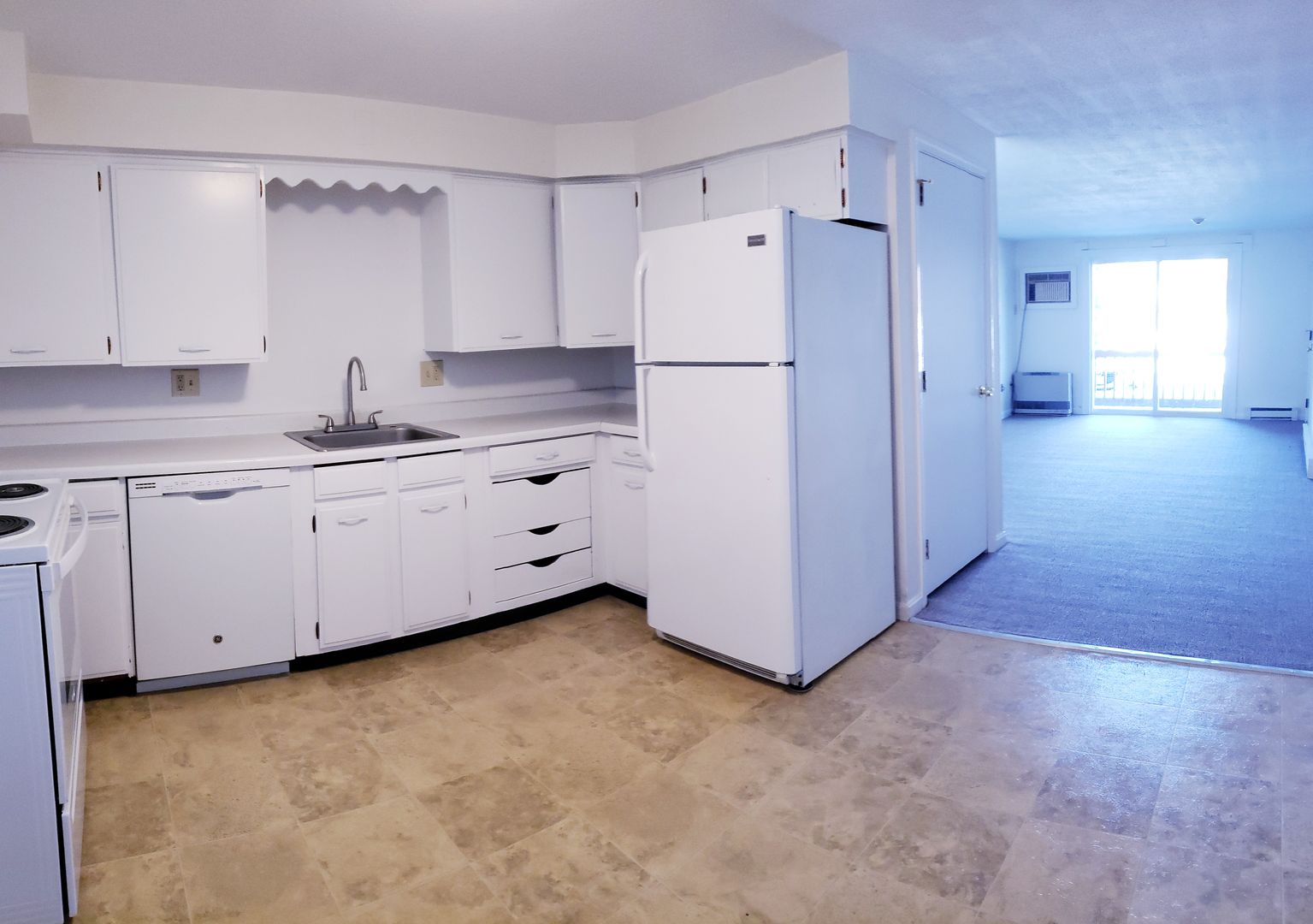 Hudson Apartment: 35 Warner St.