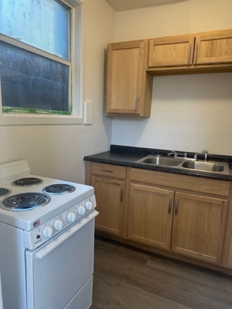 Spokane Apartment: 2623 E Boone Ave