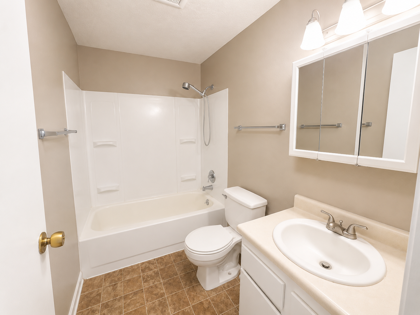 2BR/2BA across from EWU! 7 of 10