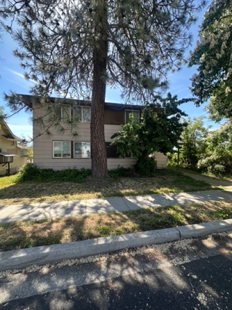 Cheney Apartment: 917 2nd Street