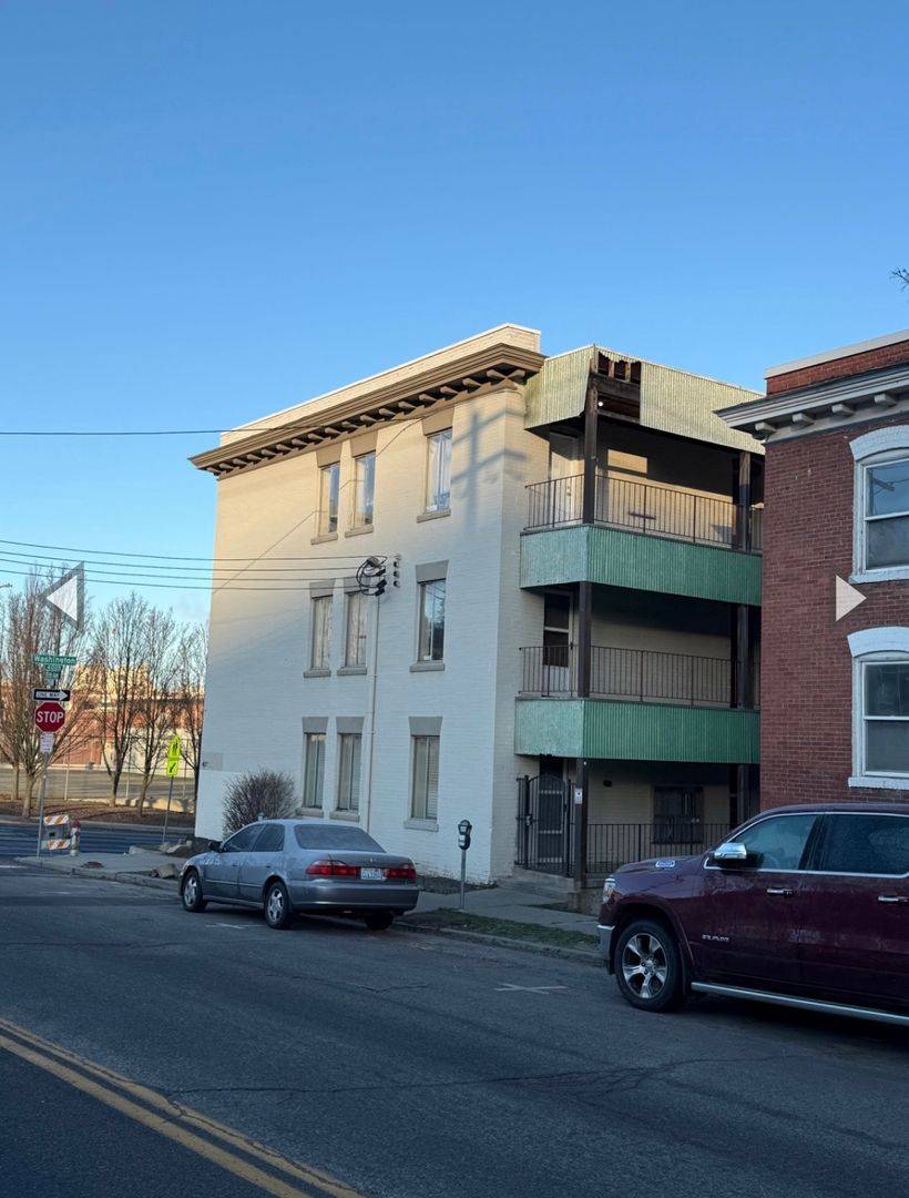 Spokane Apartment: 425 S Washington