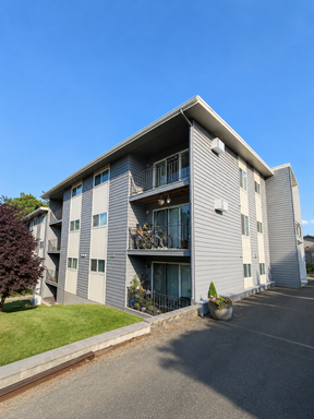 2BR/2BA across from EWU! – photo 1