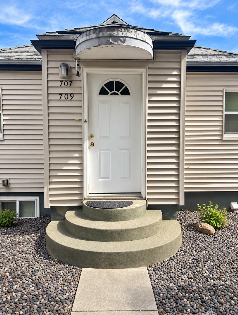 Cheney Apartment: 707 4th st