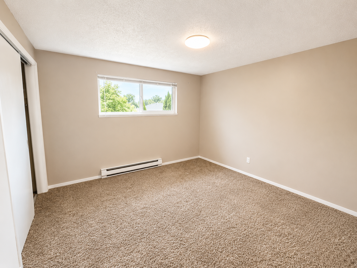 2BR/2BA across from EWU! 6 of 10