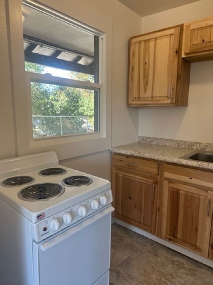 Spokane Apartment: 2623 E Boone Ave