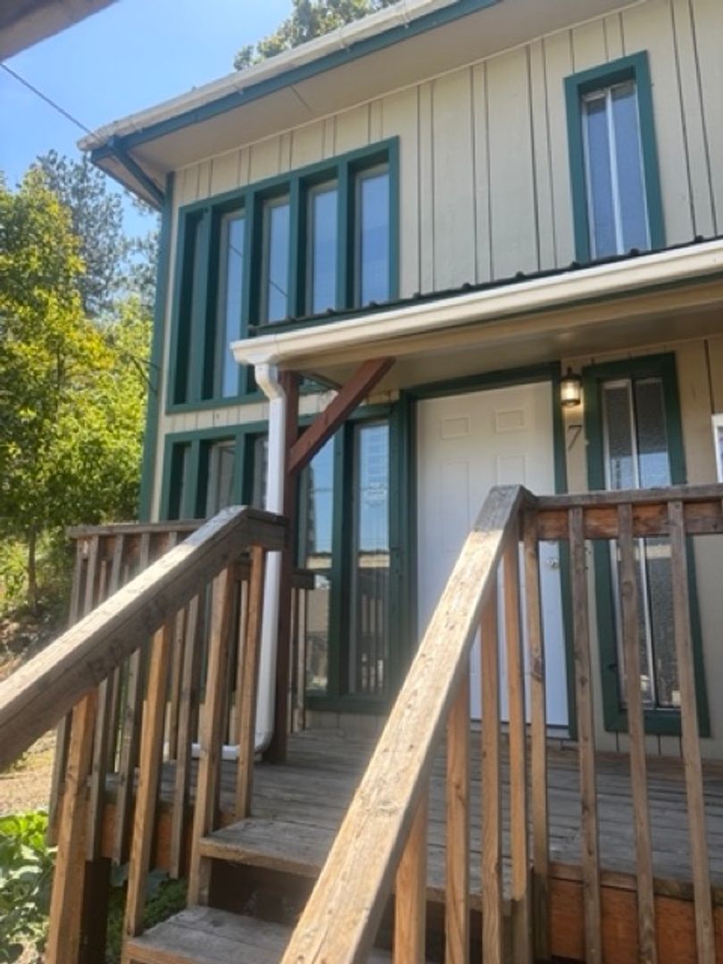 Spokane Apartment: 1016 W 6th Ave