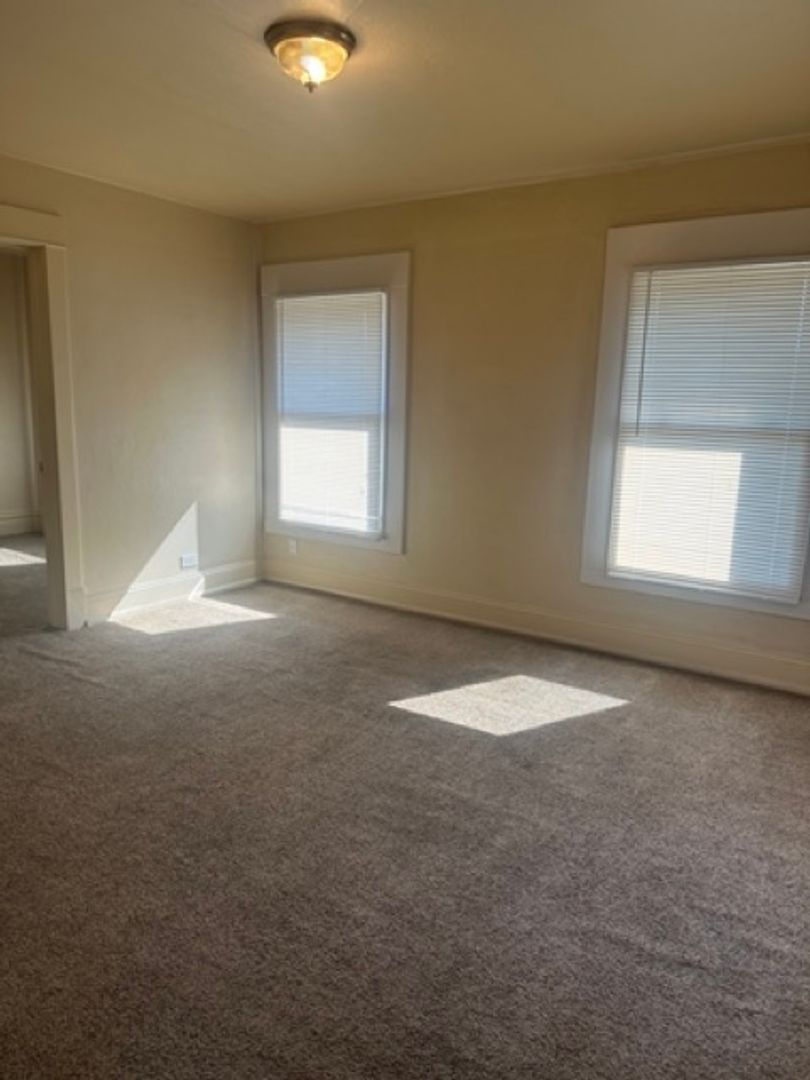 Spokane Apartment: 2623 E Boone Ave
