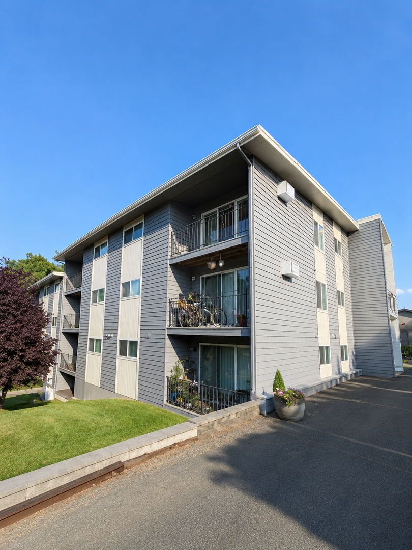 2BR/2BA across from EWU! 2 of 6