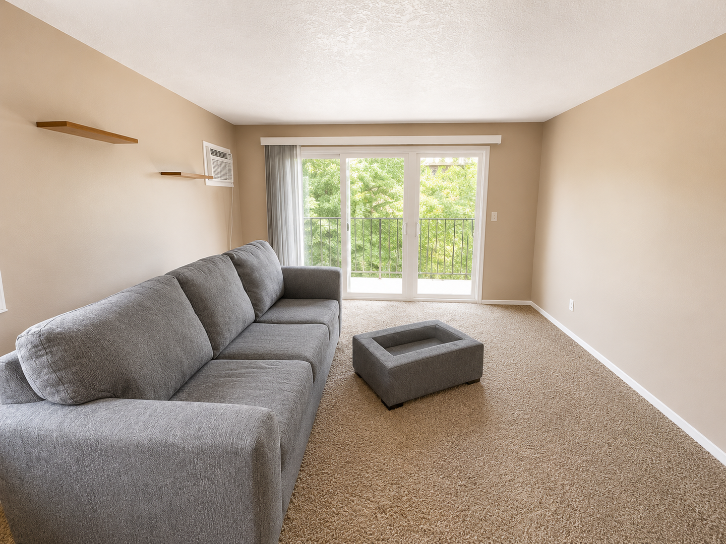 2BR/2BA across from EWU! 4 of 10