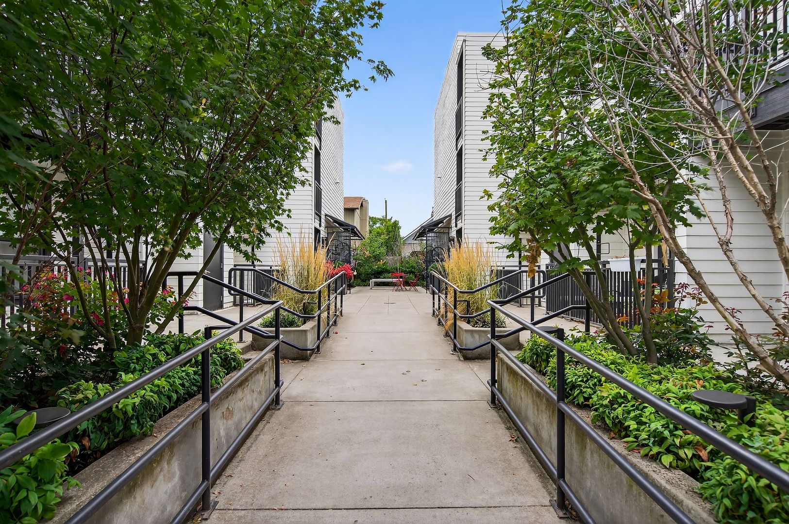 Portland Apartment: 5635 NE Glisan St.