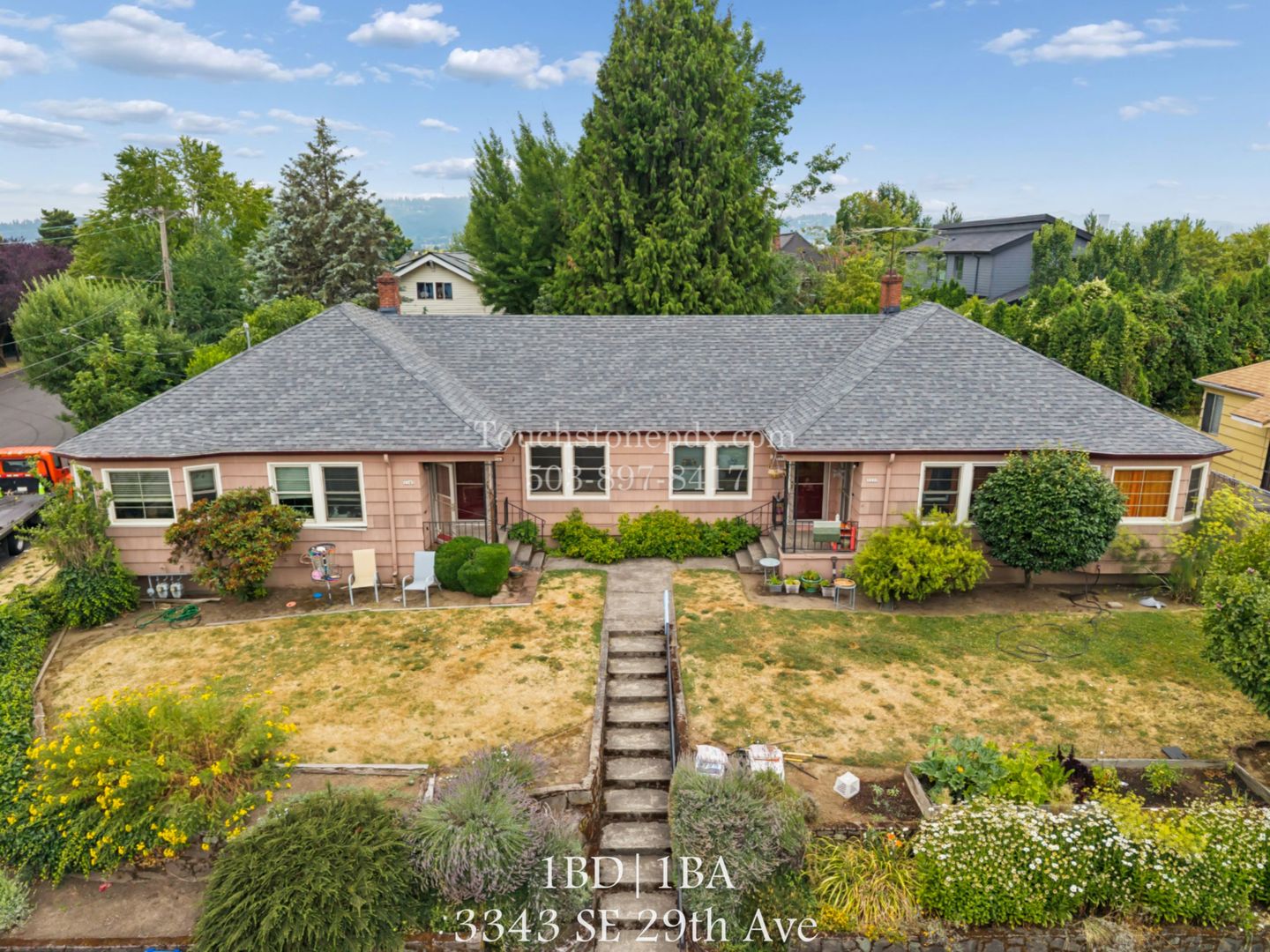 Portland Apartment: 3337 SE 29th Ave