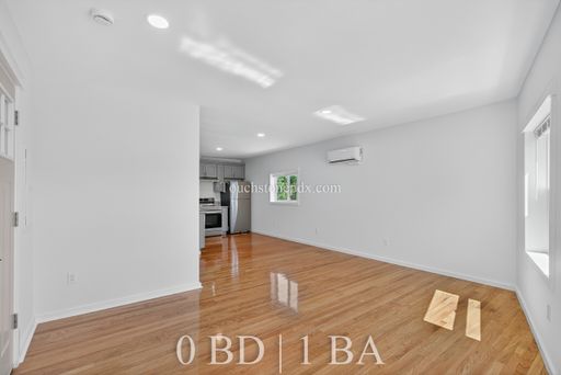 MOVE IN BY 09/15! RECEIVE ONE MONTH FREE on the 2nd Month! View of Mt. Hood Modern Studio Near Mount Tabor in SE Portland! – photo 1