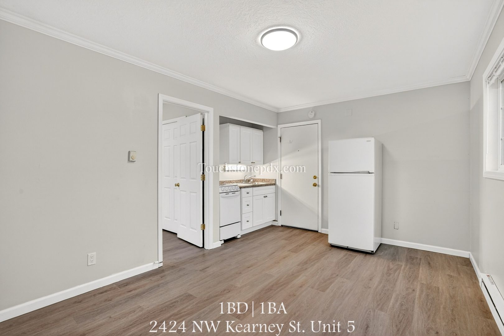 Portland Apartment: 2424 NW Kearney St #5