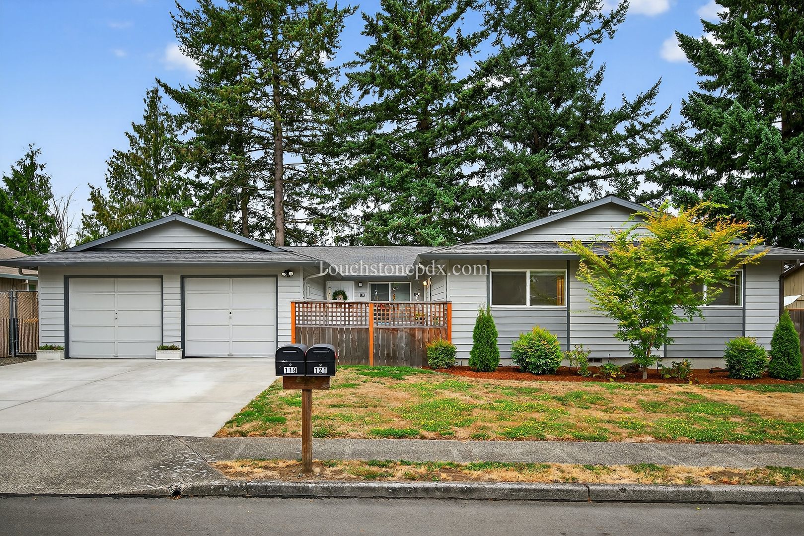 Troutdale Multiplex: 119 SE Sweetbriar Lane