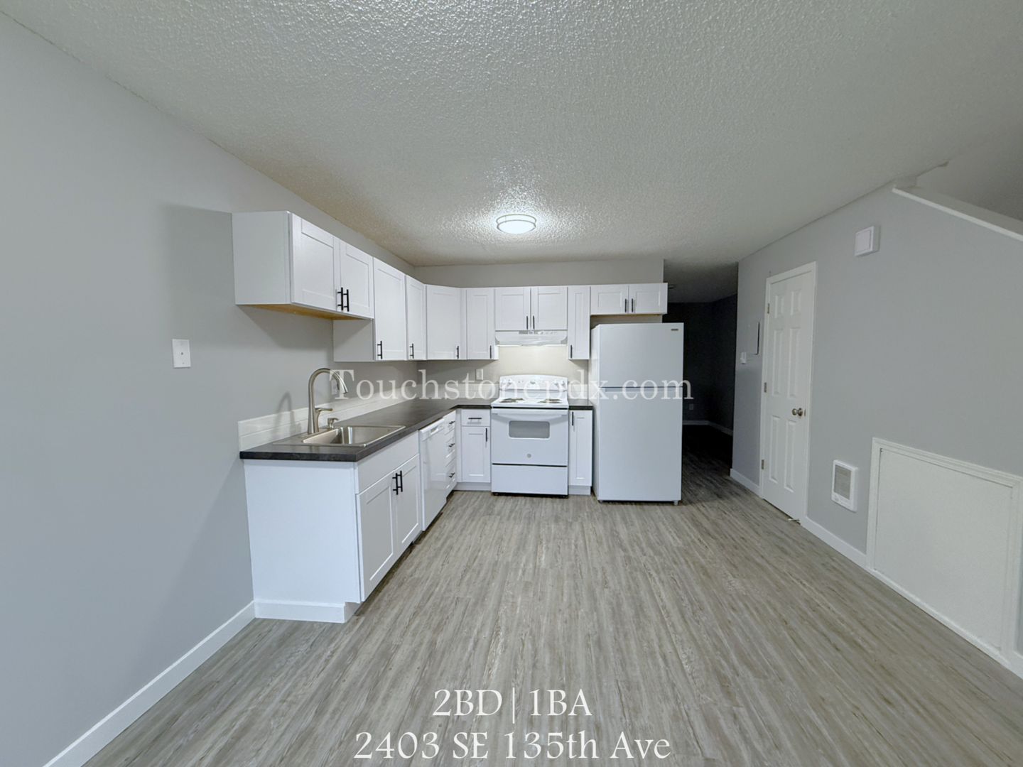 Portland Apartment: 2345 SE 135th Ave