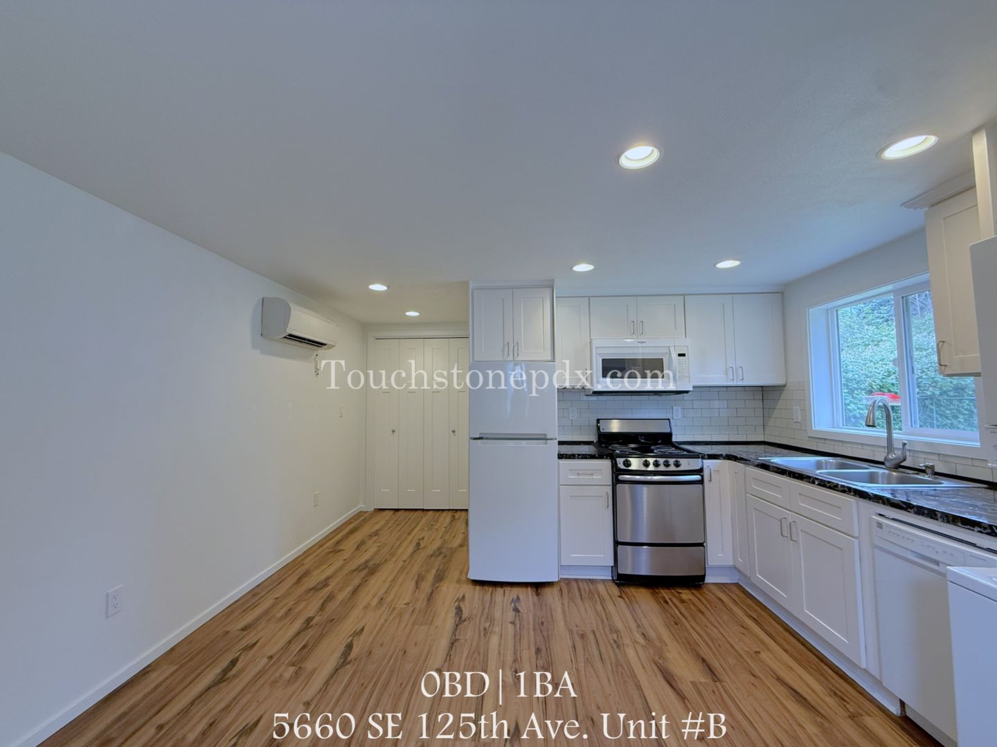 Portland Apartment: 5660 SE 125th Ave.