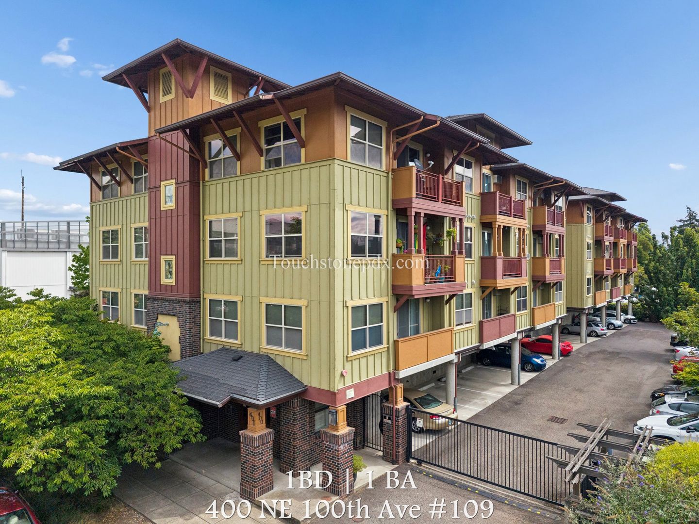 Portland Condo: 400 NE 100th Ave #109