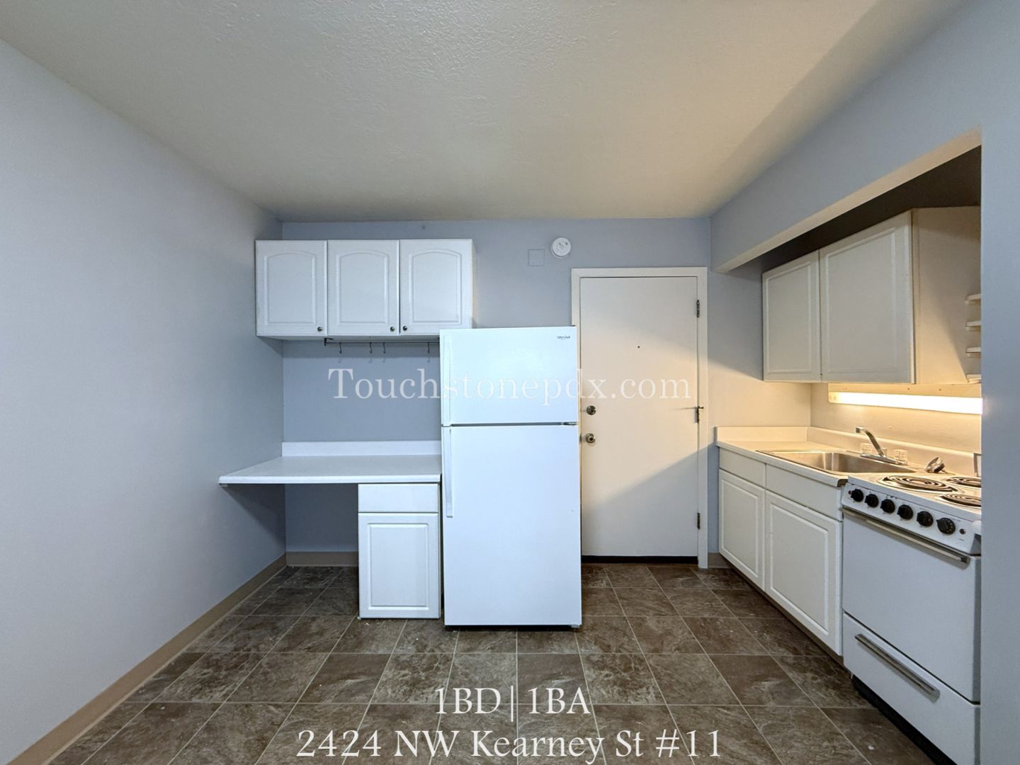 Portland Apartment: 2424 NW Kearney St #11