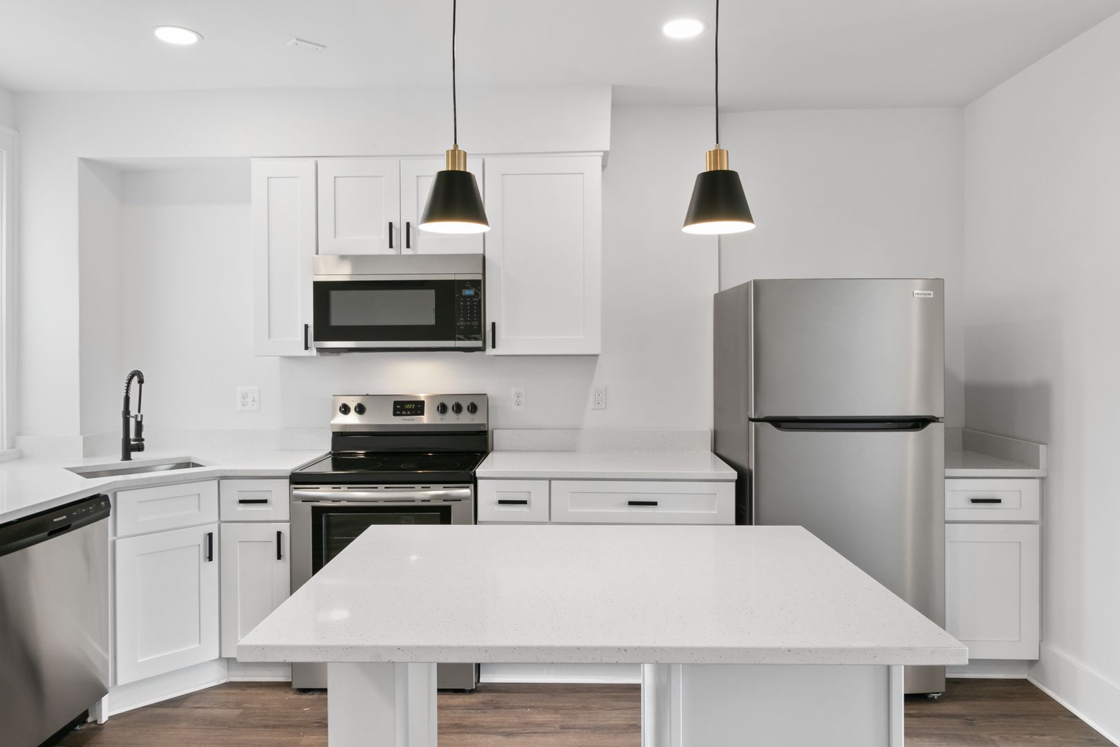 Ferndale Apartment: 259 W 9 Mile - Unit 302