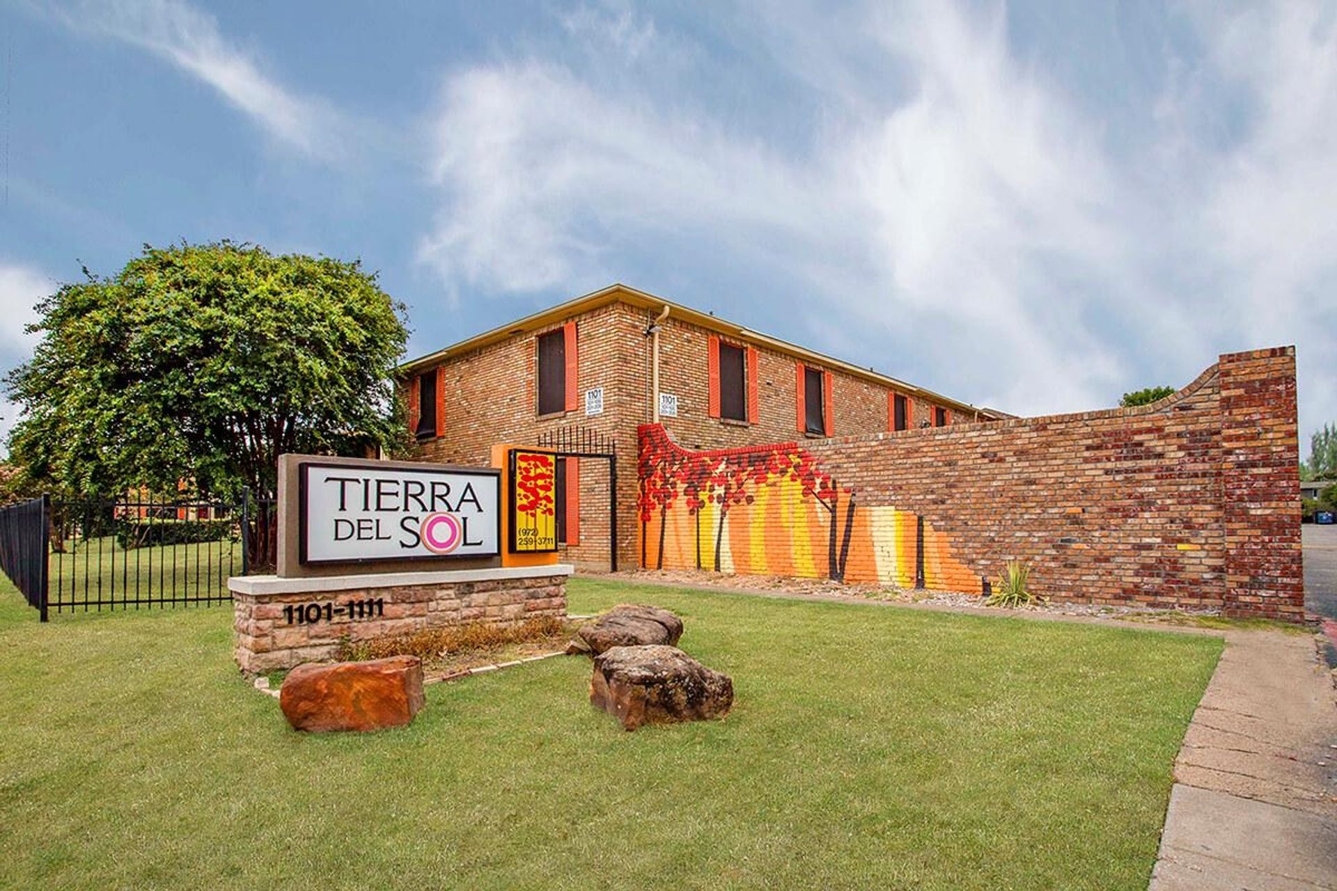 Irving Apartment: 1111 N. O'Connor Rd