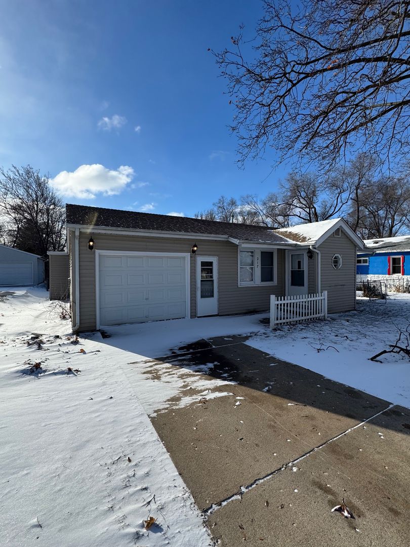 Machesney Park House: 217 Huron Rd