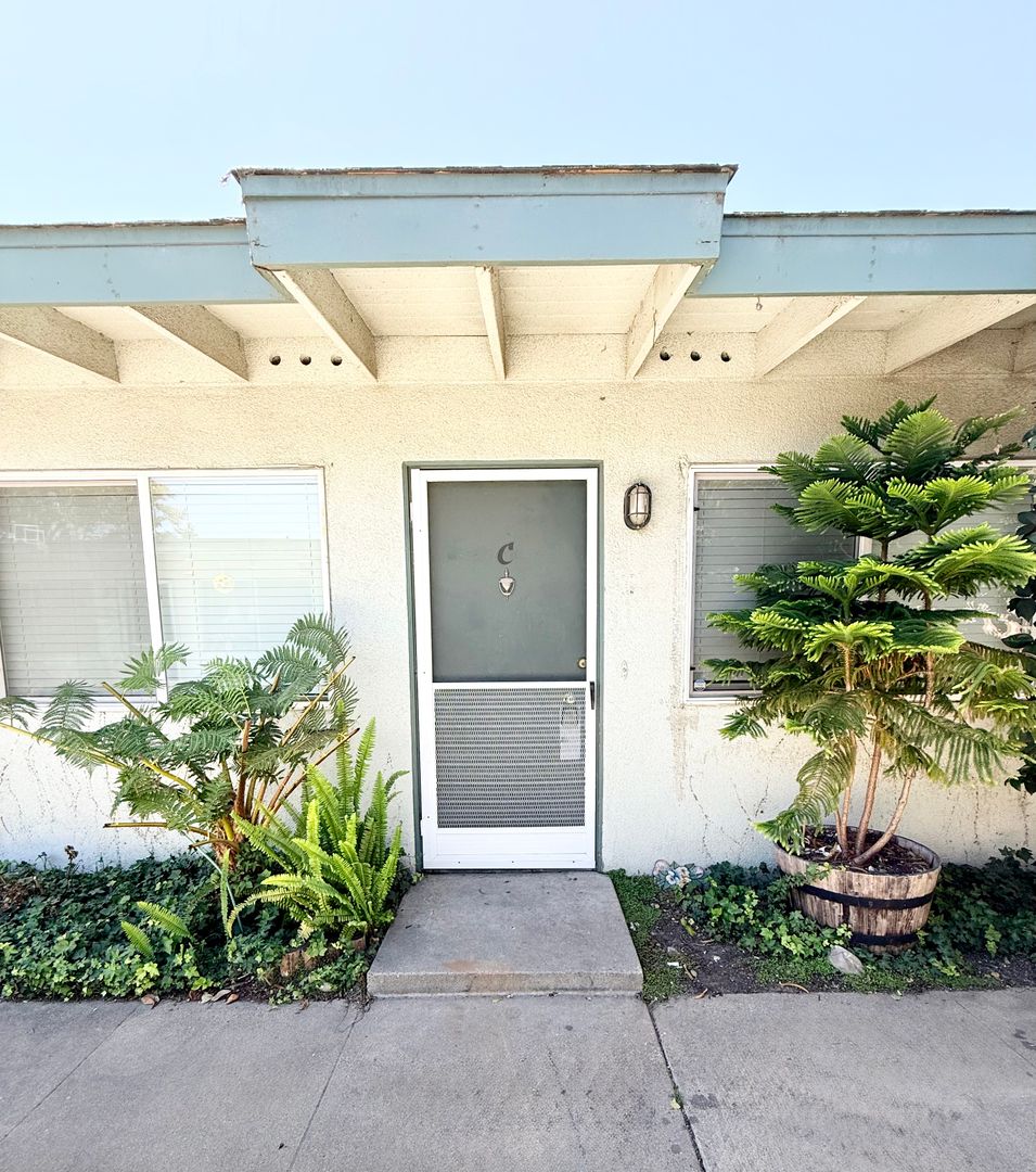 Lompoc Apartment: L325-329