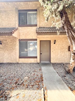 2 Bedroom Townhome! – photo 1