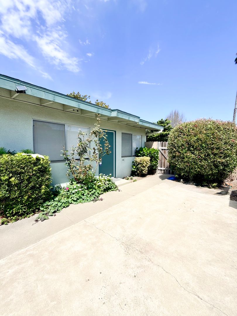 Lompoc Apartment: L325-329