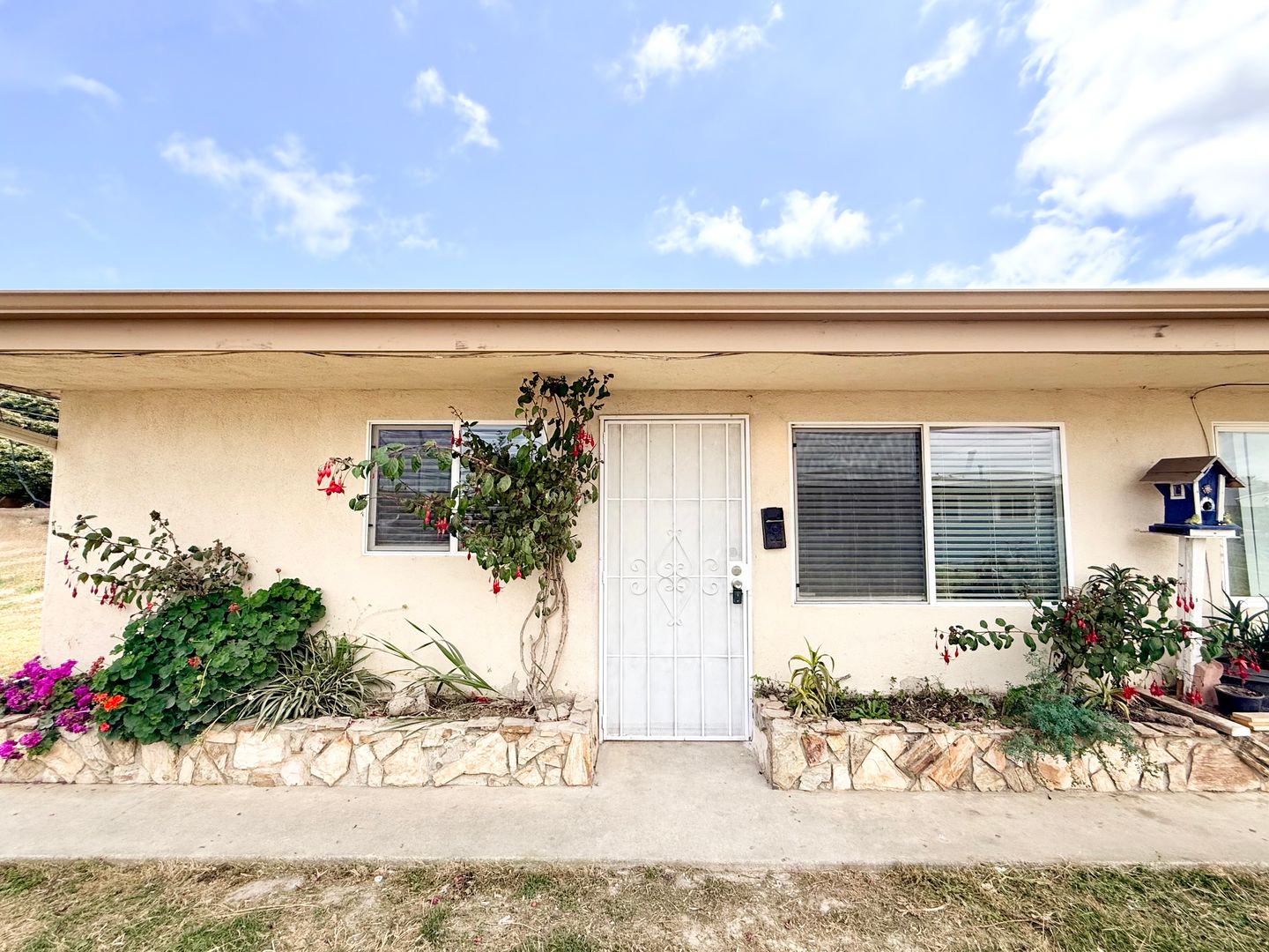 Lompoc Apartment: 622 North B Street