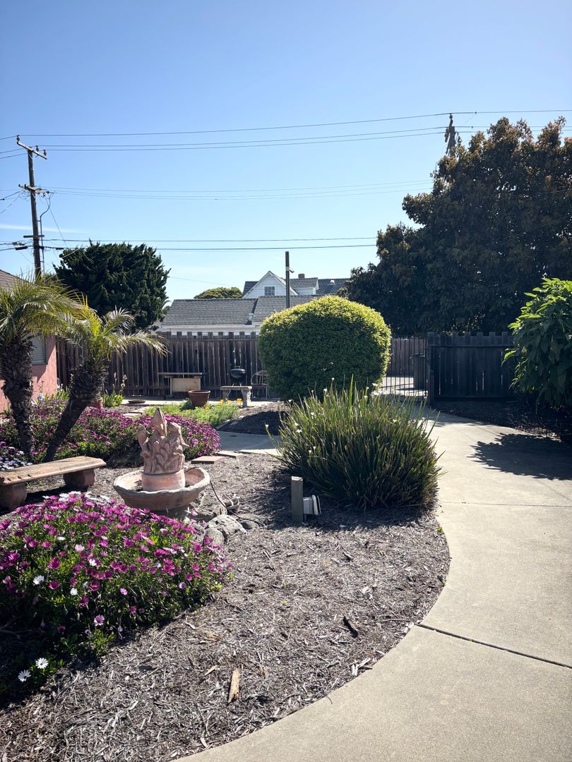 Lompoc Apartment: 134 North M Street