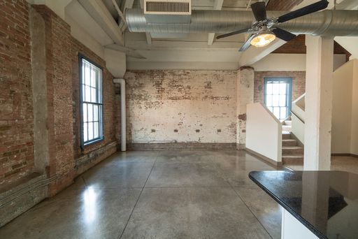 Downtown Cleveland Gem – Sunlit & Stylish 1-Bedroom Loft – photo 1