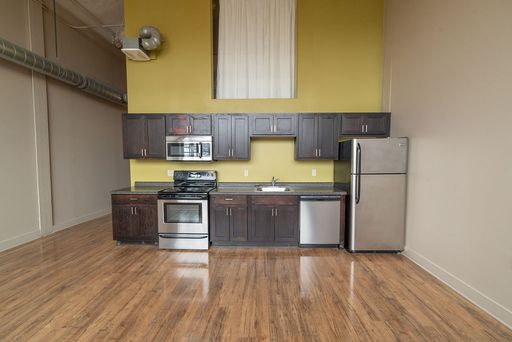 Expansive 2 Bedroom Loft with Den / Industrial Charm & Lots of Natural Light – photo 1