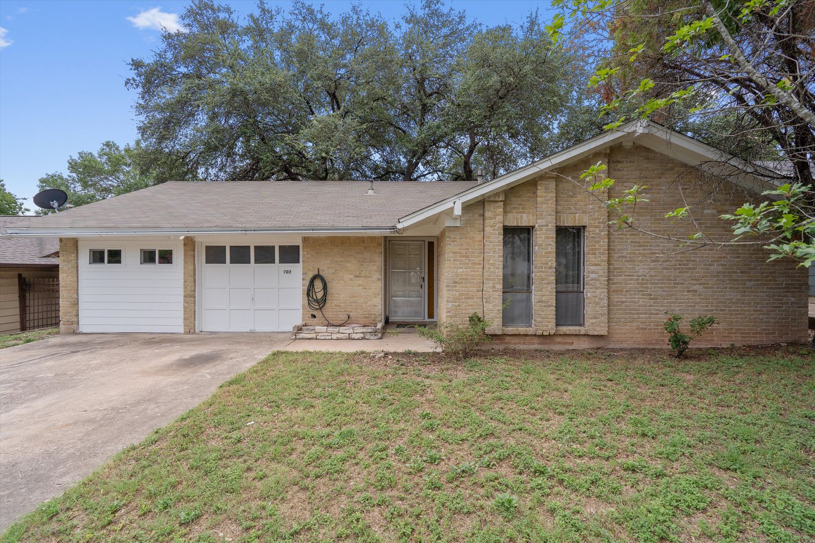 Austin House: 703 Huntingdon Place