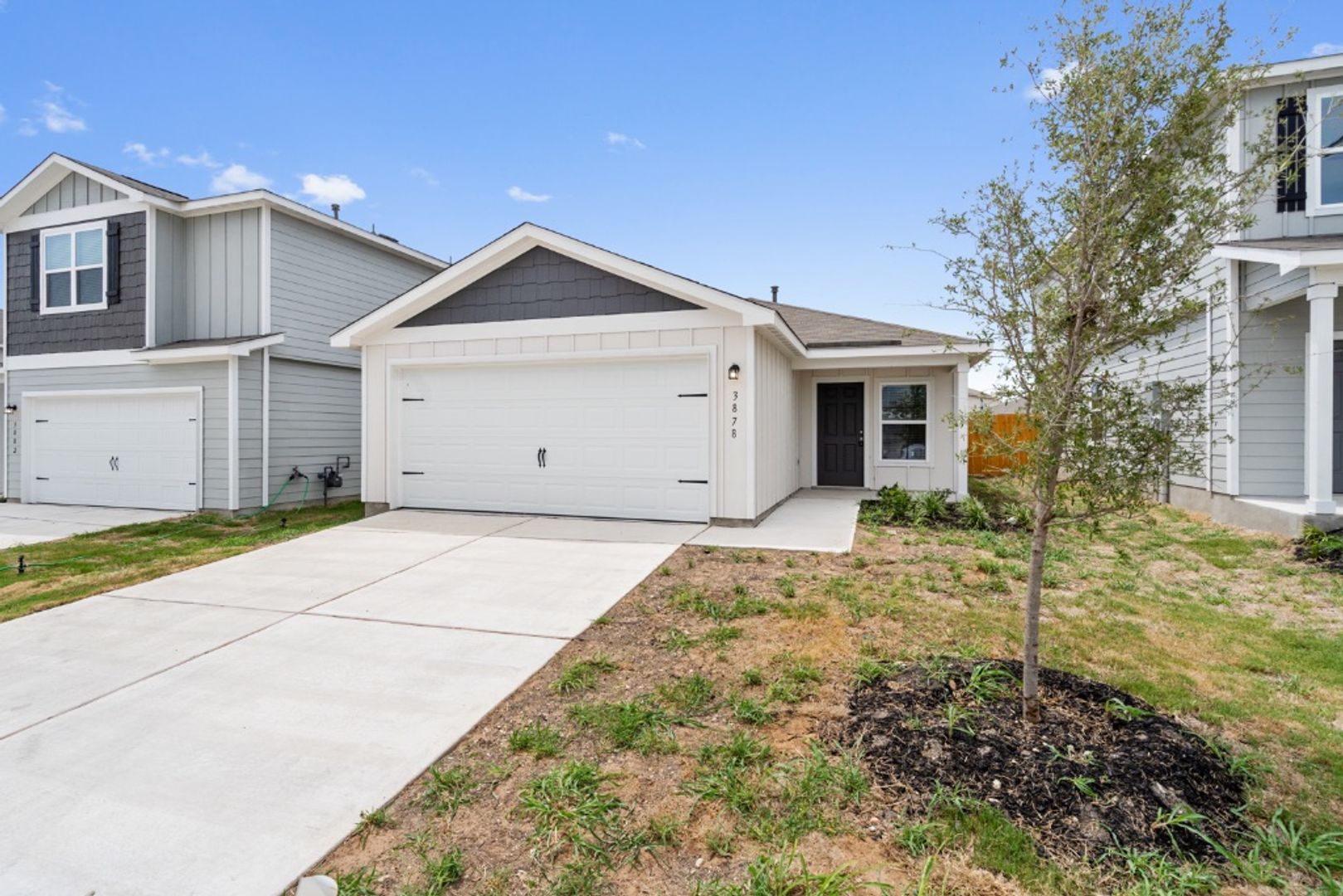 New Braunfels House: 3878 Trail De Paris