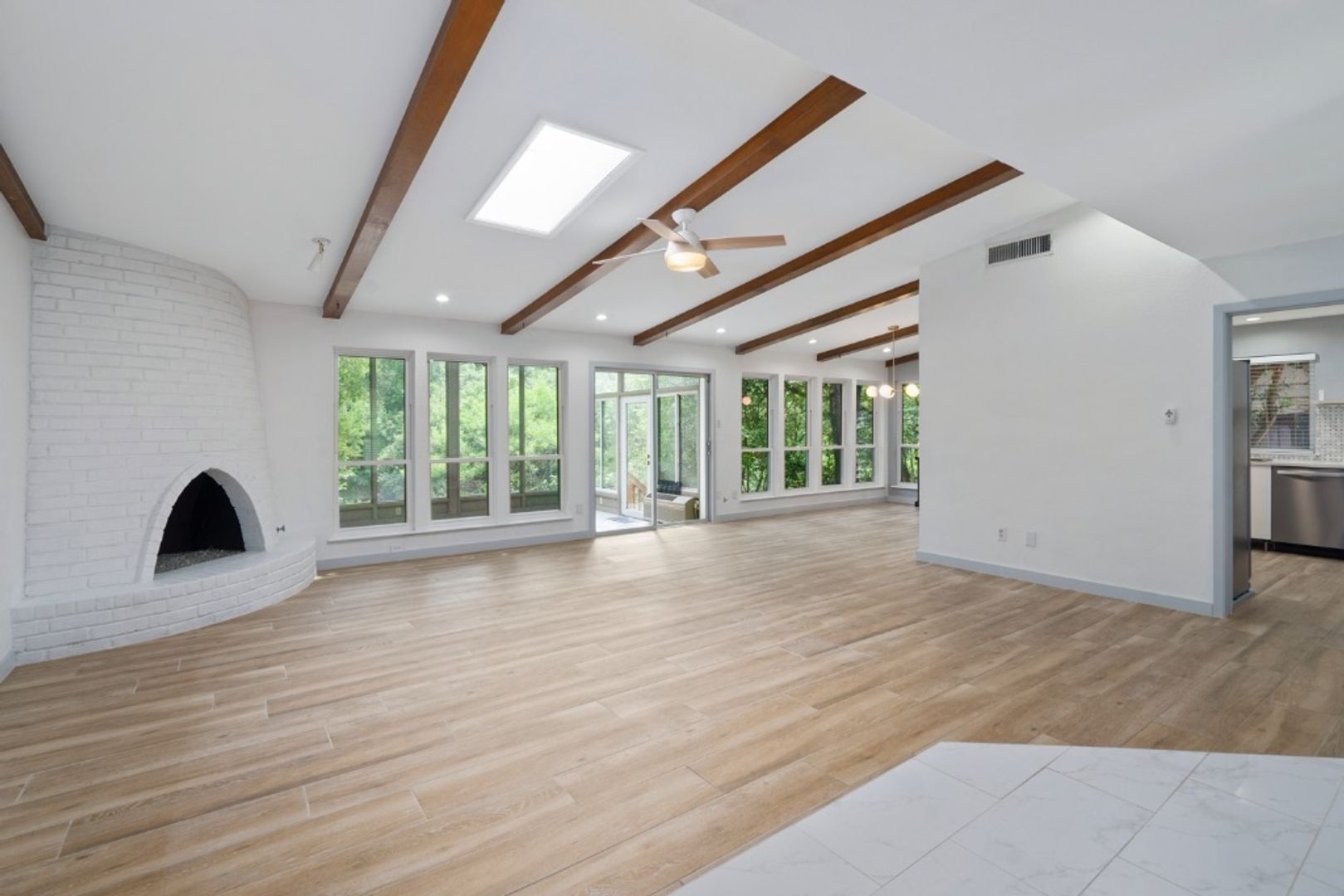 Austin House: 11651 River Oaks Trail