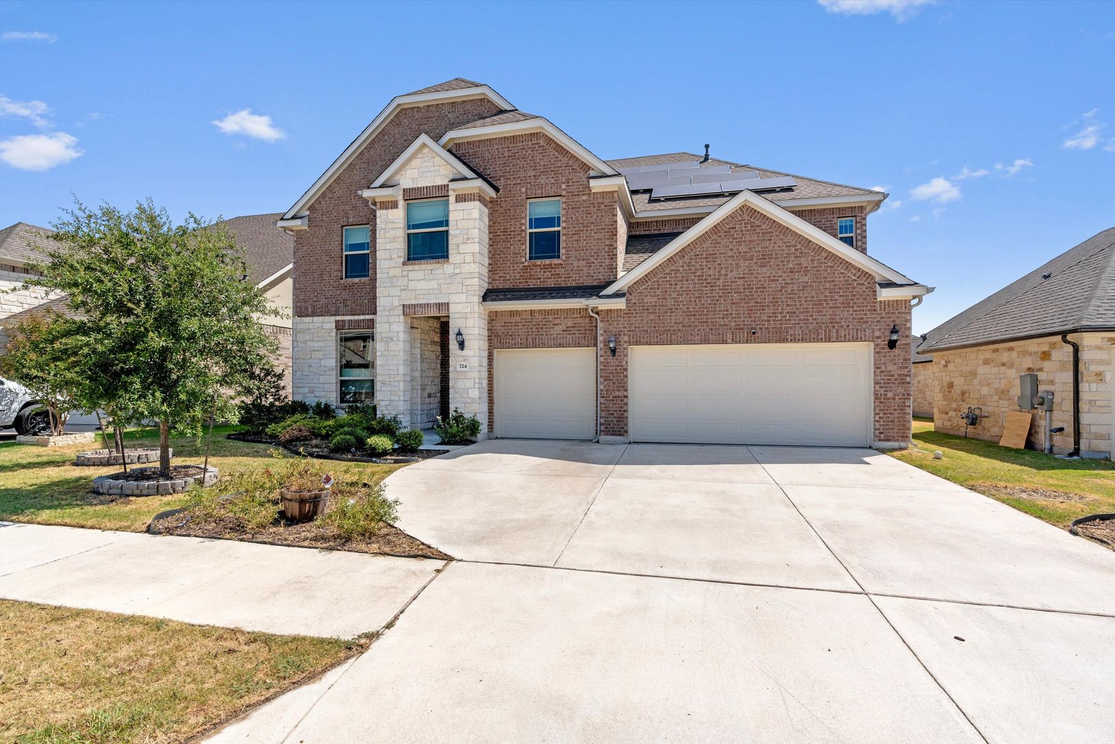Leander House: 724 Landing Lane