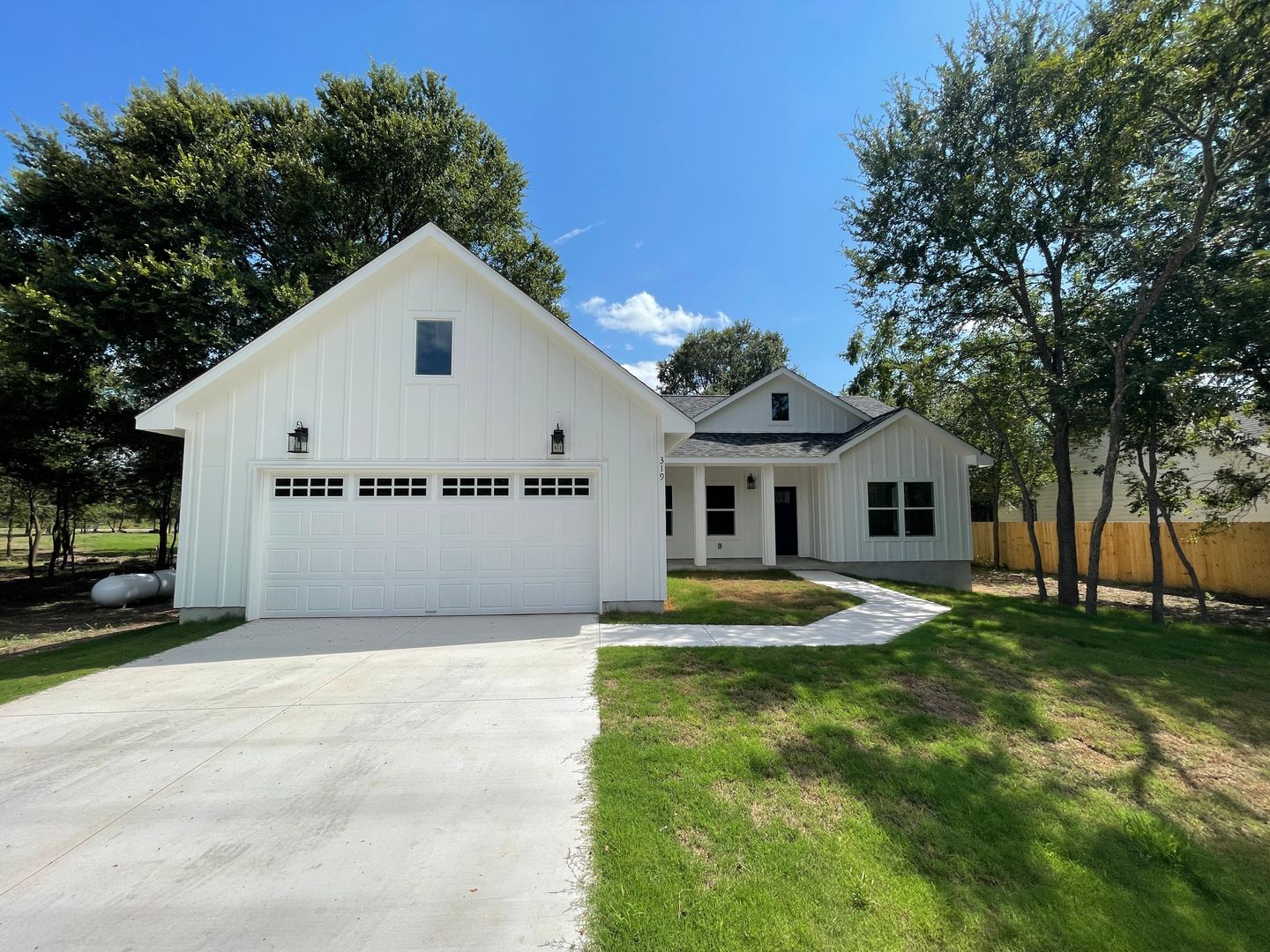 Bastrop House: 319 Lamaloa Lane