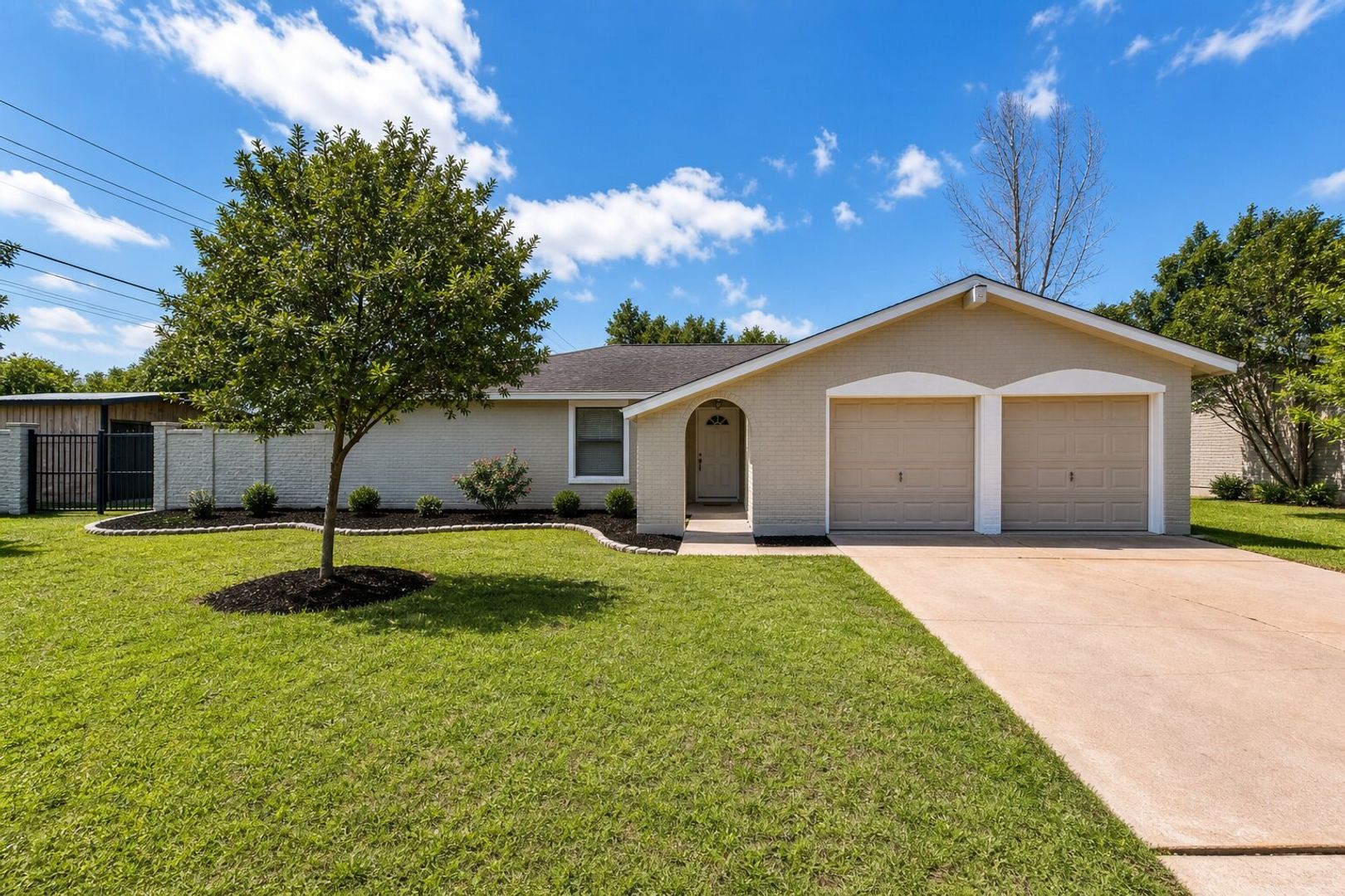 Round Rock House: 1105 Green Meadow Drive