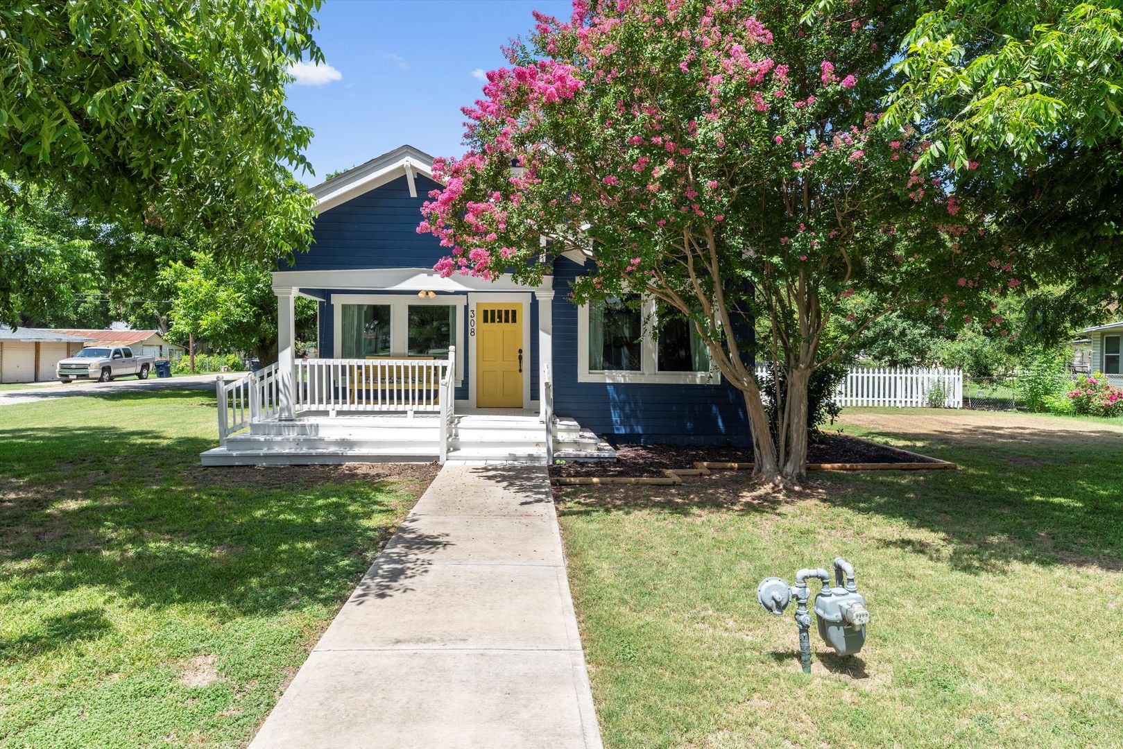 Thrall House: 308 Alva Street