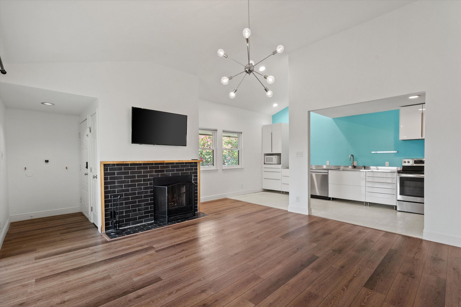 Austin House: 9226 Jollyville Road, Unit 220