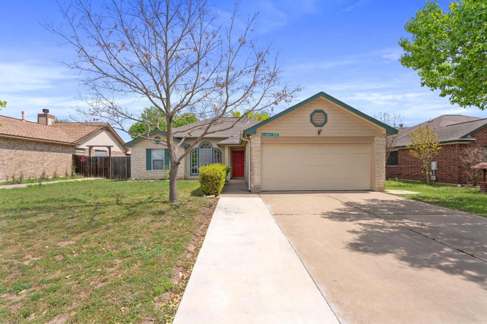 Leander House: 604 Maplecreek Drive