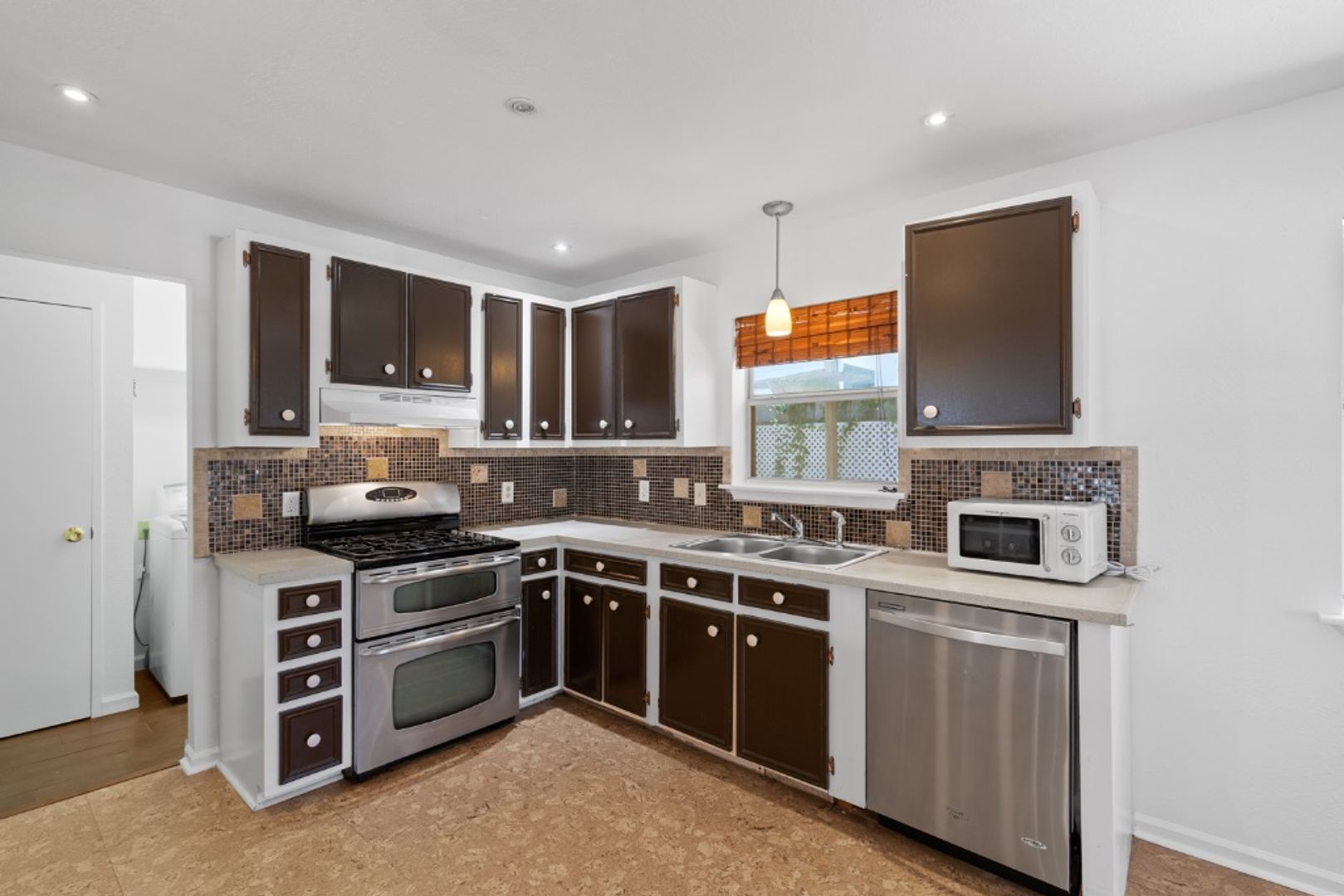 Austin House: 1211 Delano Street